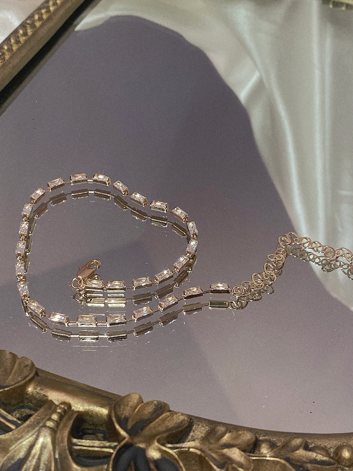 Clara Baguette Choker