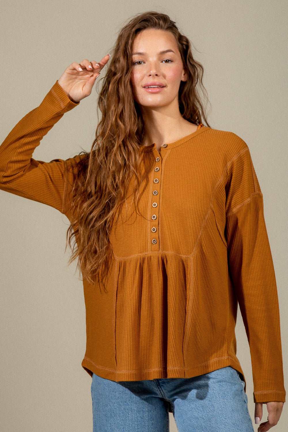 ELISA WAFFLE KNIT HENLEY TOP - CAMEL