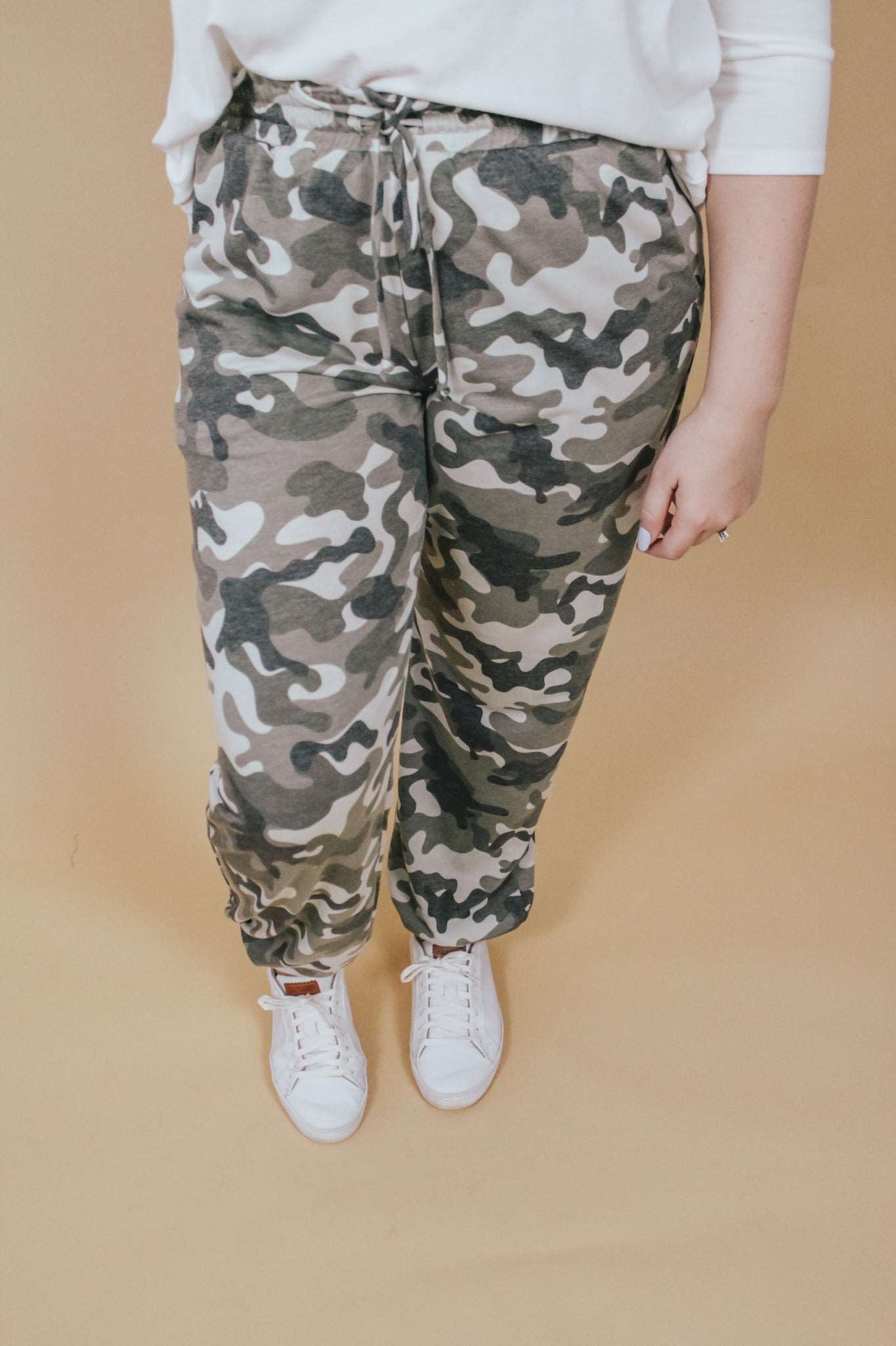 ATTENTION CAMO PAPERBAG JOGGERS