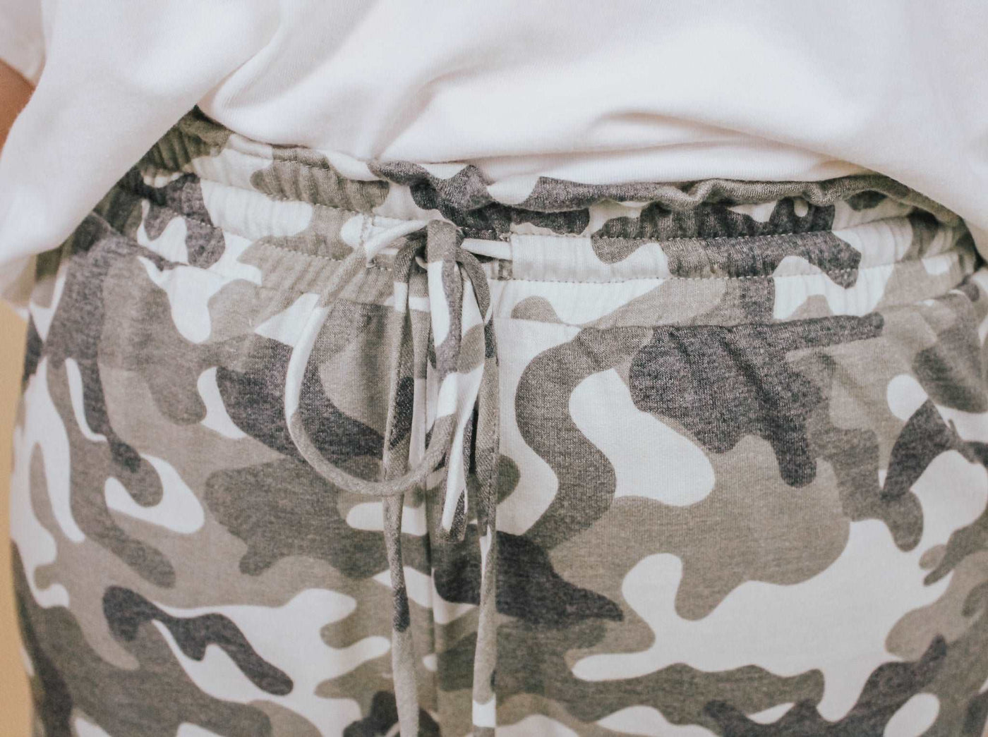 ATTENTION CAMO PAPERBAG JOGGERS