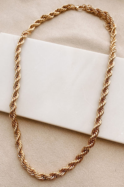 I'M A ROMANTIC GOLD CHAIN NECKLACE