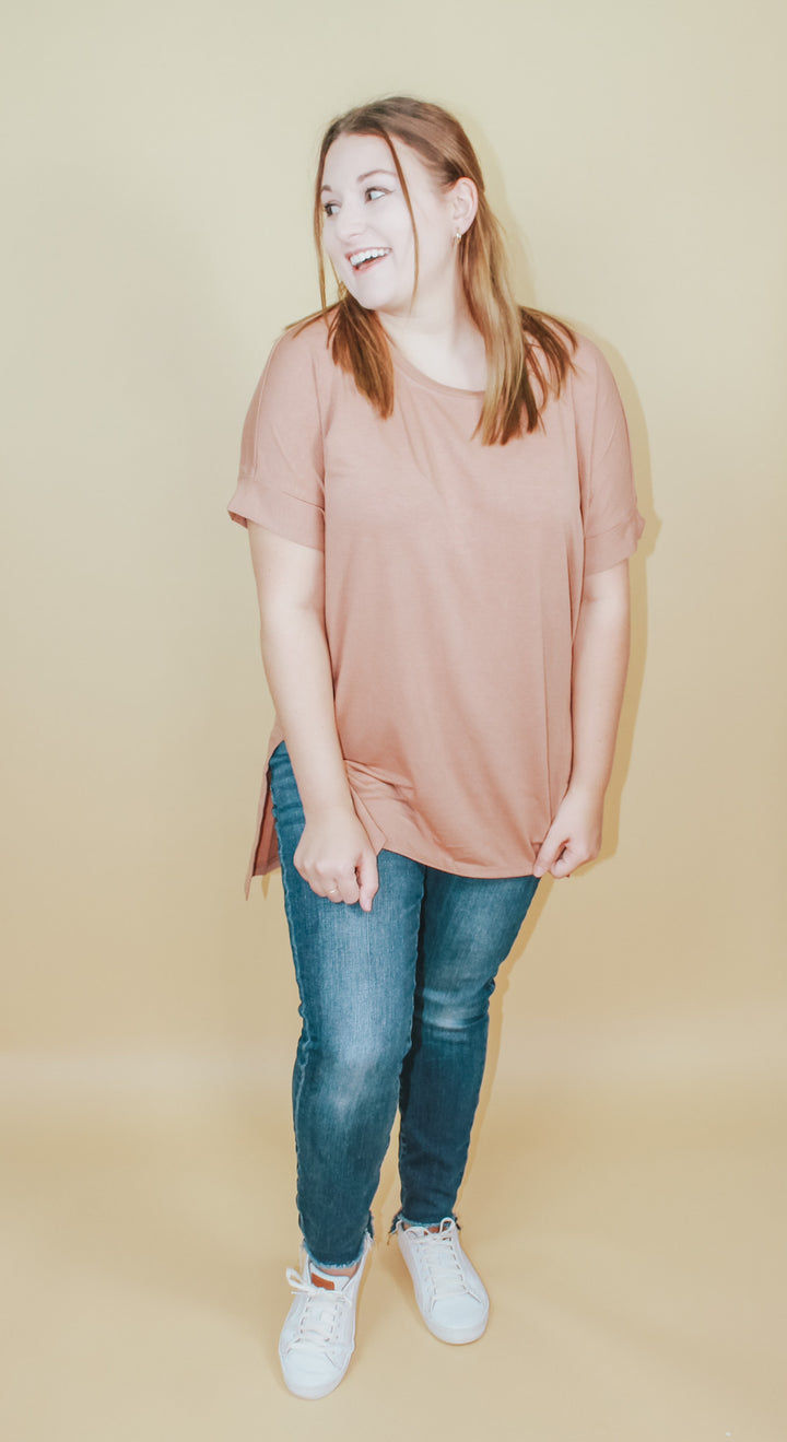 SAMMY ROUND NECK TEE - EGG SHELL